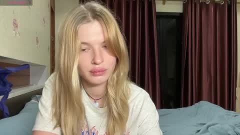 Lina online show from April 25, 9:01 pm