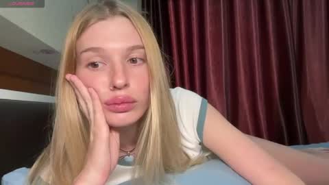 Lina online show from April 22, 1:13 am