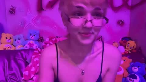 pvnkpixie online show from September 17, 8:01 am