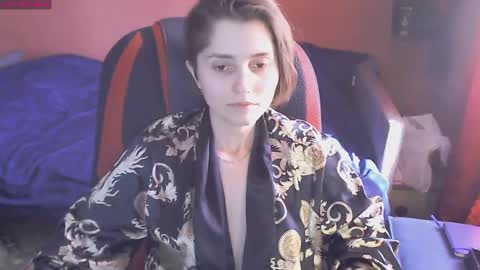 Snapshot of queen4565 chatting on March 12, 8:30 am Lola online show from March 12, 8:30 am