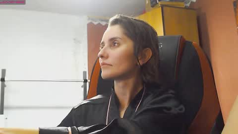 Snapshot of queen4565 chatting on March 5, 4:24 pm Lola online show from March 5, 4:24 pm