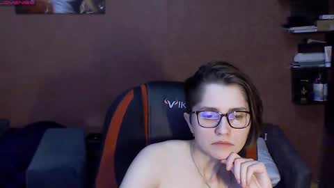 Snapshot of queen4565 chatting on March 2, 6:46 pm Lola online show from March 2, 6:46 pm