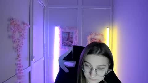 Amelie online show from April 26, 7:39 am