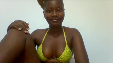 Snapshot of queen_diveer chatting on September 13, 3:36 am queen_diveer online show from September 13, 3:36 am
