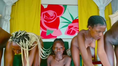 queen online show from April 17, 9:50 pm