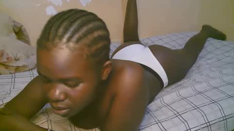 queen_latasha online show from April 23, 8:44 pm