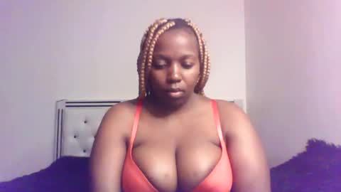 QUEEN online show from April 22, 3:36 am