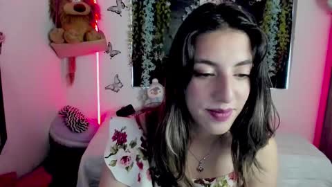 Snapshot of queen_natttyy chatting on September 24, 1:43 pm queen_natttyy online show from September 24, 1:43 pm