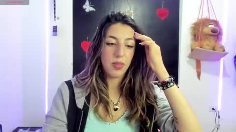 Snapshot of queen_natttyy chatting on January 10, 5:05 am queen_natttyy online show from January 10, 5:05 am