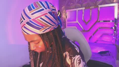   online show from March 31, 12:05 pm