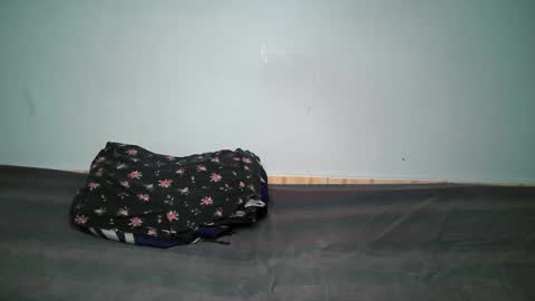 queen_pretty11 online show from April 28, 4:49 am