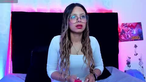 Snapshot of queen_stasy chatting on September 18, 10:52 pm Valentina online show from September 18, 10:52 pm