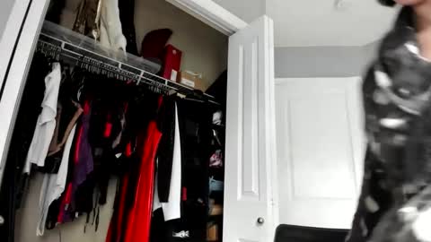 Queen Blaire online show from June 9, 7:02 pm