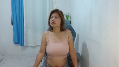 Snapshot of queenboba chatting on February 11, 6:33 pm queen online show from February 11, 6:33 pm