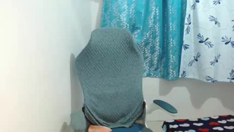 queen online show from April 27, 6:16 pm