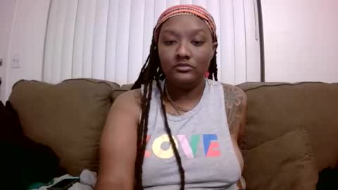 Queen Chief online show from March 9, 7:11 am