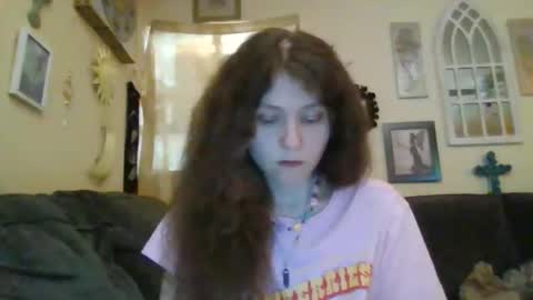 queencrimsonlvx online show from May 19, 3:57 am