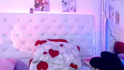 queendesiree_ online show from July 18, 9:50 pm
