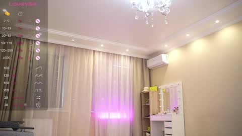 Nelly  INSTA  queenelia  online show from April 24, 12:30 pm