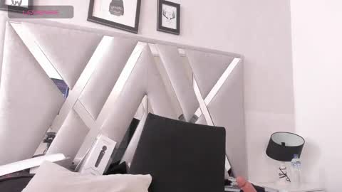 QUEENJEENN online show from January 18, 9:34 pm