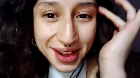 QUEENJEENN online show from March 13, 8:04 am