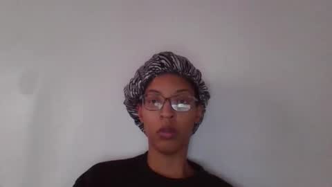 queenlavish online show from November 10, 8:37 pm