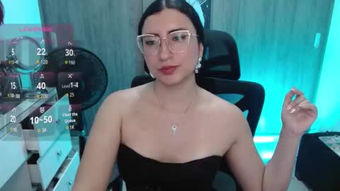 Queenlilith online show from December 18, 10:47 pm