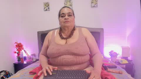 VickyBoobss online show from April 21, 9:00 pm