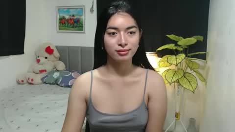 Snapshot of queenpinay69 chatting on October 6, 2:23 pm QueenPinay69 online show from October 6, 2:23 pm