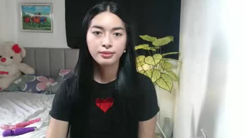 Snapshot of queenpinay69 chatting on October 11, 5:23 am QueenPinay69 online show from October 11, 5:23 am
