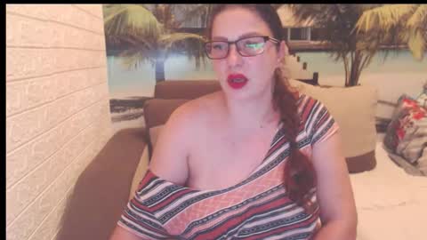 Snapshot of queenxnatasha chatting on September 11, 8:53 pm queenxnatasha online show from September 11, 8:53 pm
