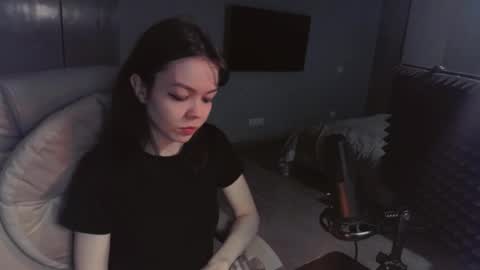 quietluxury online show from April 19, 8:00 pm