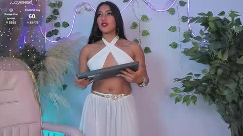 Snapshot of quiinn__bx chatting on October 17, 7:17 pm online show from October 17, 7:17 pm