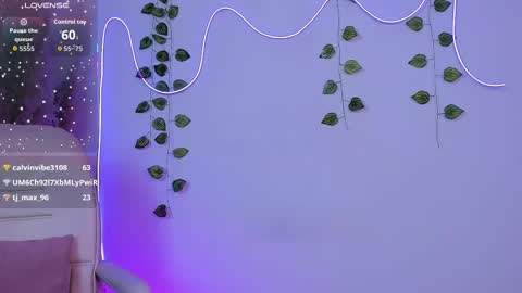 Snapshot of quiinn__bx chatting on October 9, 10:25 pm online show from October 9, 10:25 pm