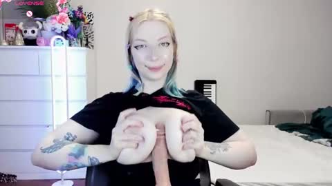 - online show from July 7, 4:10 pm