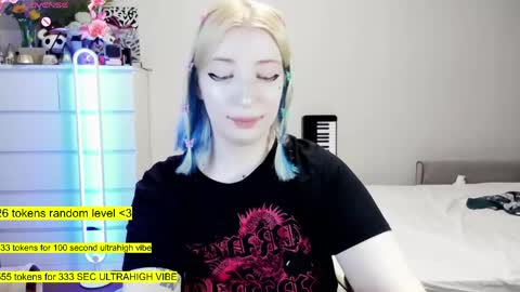 - online show from April 25, 9:12 pm