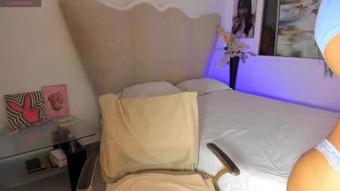 natalia  -  online show from April 25, 3:53 am