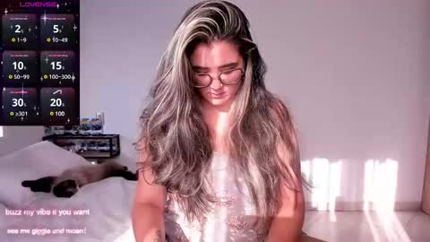 Rachel Foss online show from January 7, 9:14 pm