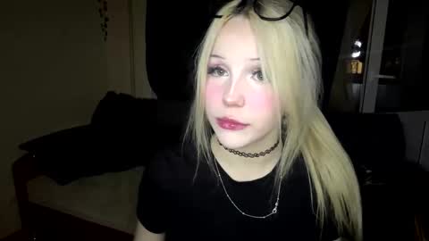 Lily online show from March 25, 6:55 pm