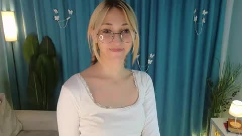 Snapshot of radi_rose chatting on September 11, 9:15 pm Karina online show from September 11, 9:15 pm