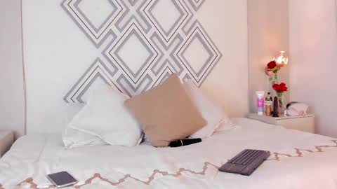 Radiant Naomi online show from February 19, 11:17 am