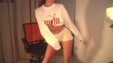 Snapshot of rainevi chatting on October 5, 5:07 pm Darcy online show from October 5, 5:07 pm