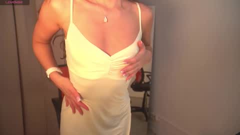 Snapshot of rainevi chatting on September 23, 3:54 pm Darcy online show from September 23, 3:54 pm
