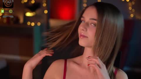 Raisa online show from December 18, 6:34 pm