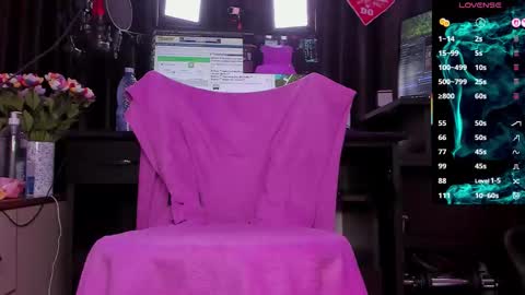 Laura online show from October 6, 2:39 am