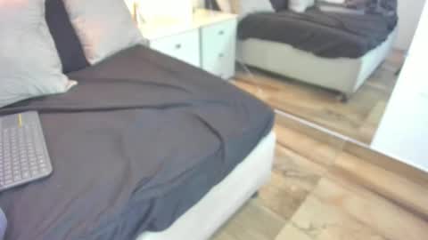 Raquel Moore  online show from January 7, 7:17 pm