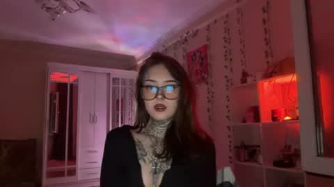 raven_armor online show from June 12, 6:49 pm