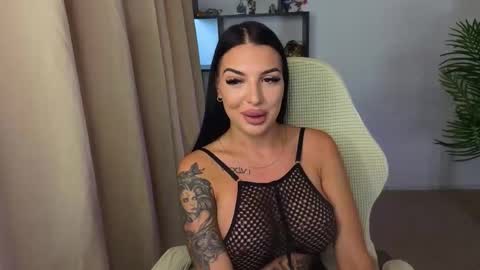 raven_inkk online show from November 10, 11:05 am