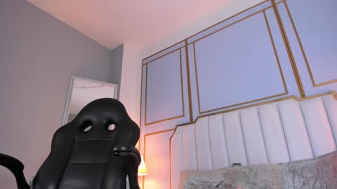 Snapshot of raven_jade_ chatting on February 21, 3:23 am raven_jade_ online show from February 21, 3:23 am