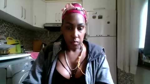 ravenbby online show from April 18, 9:23 am